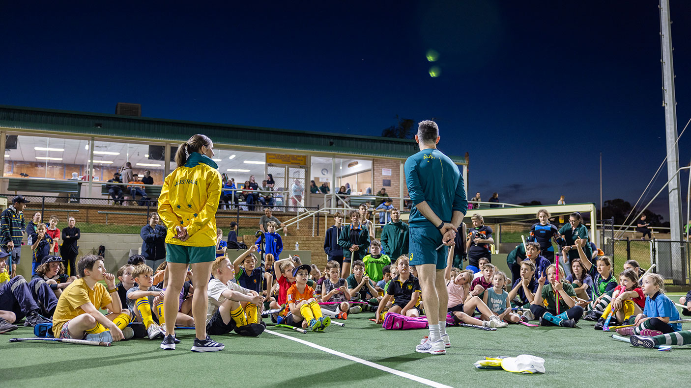 Olympic athletes Jayde Taylor and Trent Mitton address a crowd of school students in Kalgoorlie
